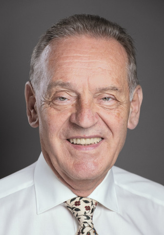 dr sas györgy HairHungary vezető plasztikai sebész hajbeültetés specialista
